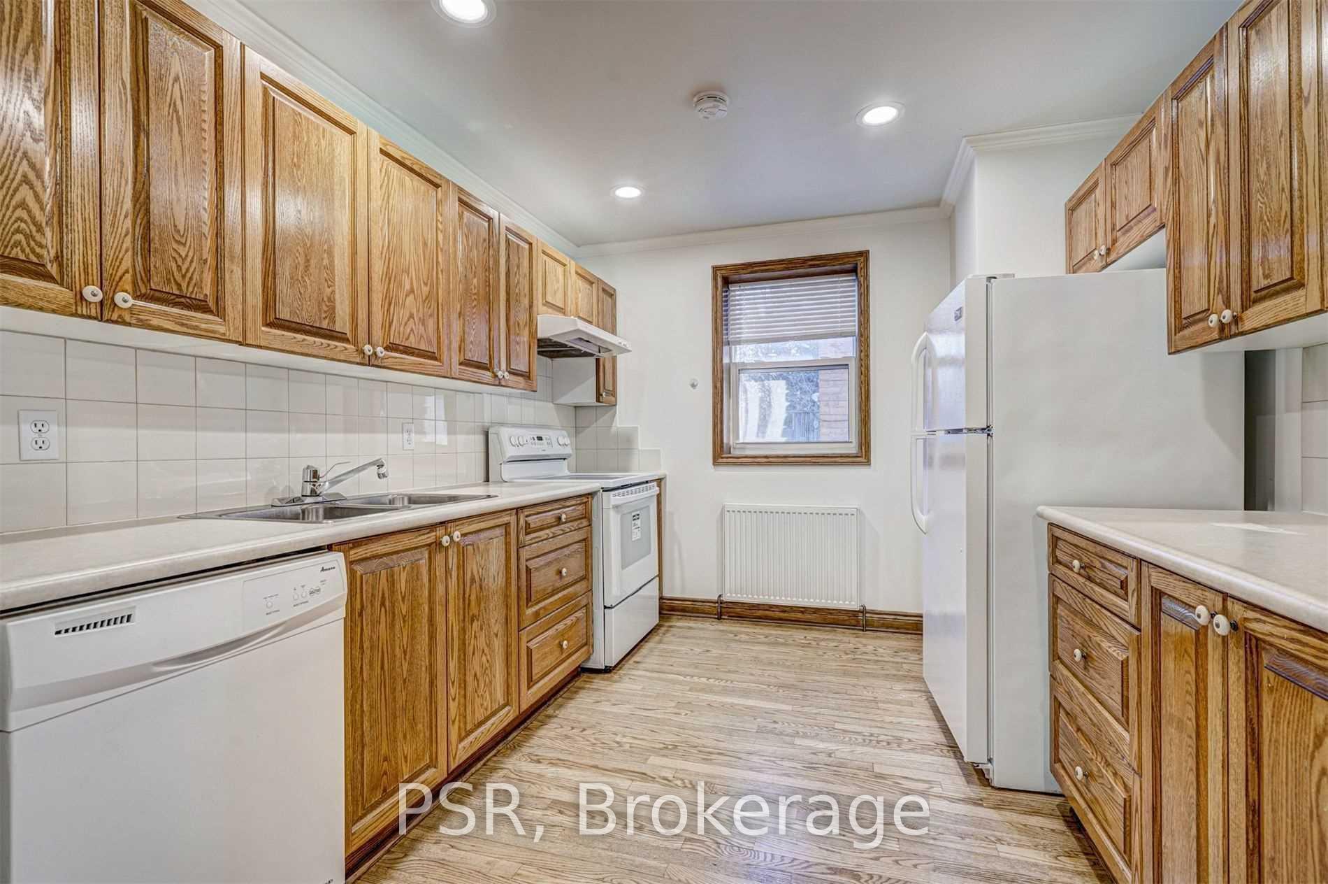 98 Roselawn Avenue, Toronto