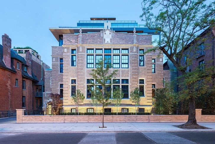 36 Hazelton Ave #5B